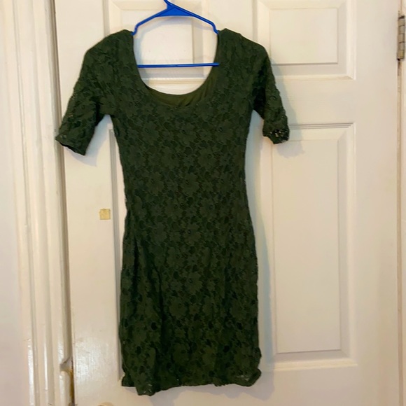 Green embroidered dress - Picture 2 of 2